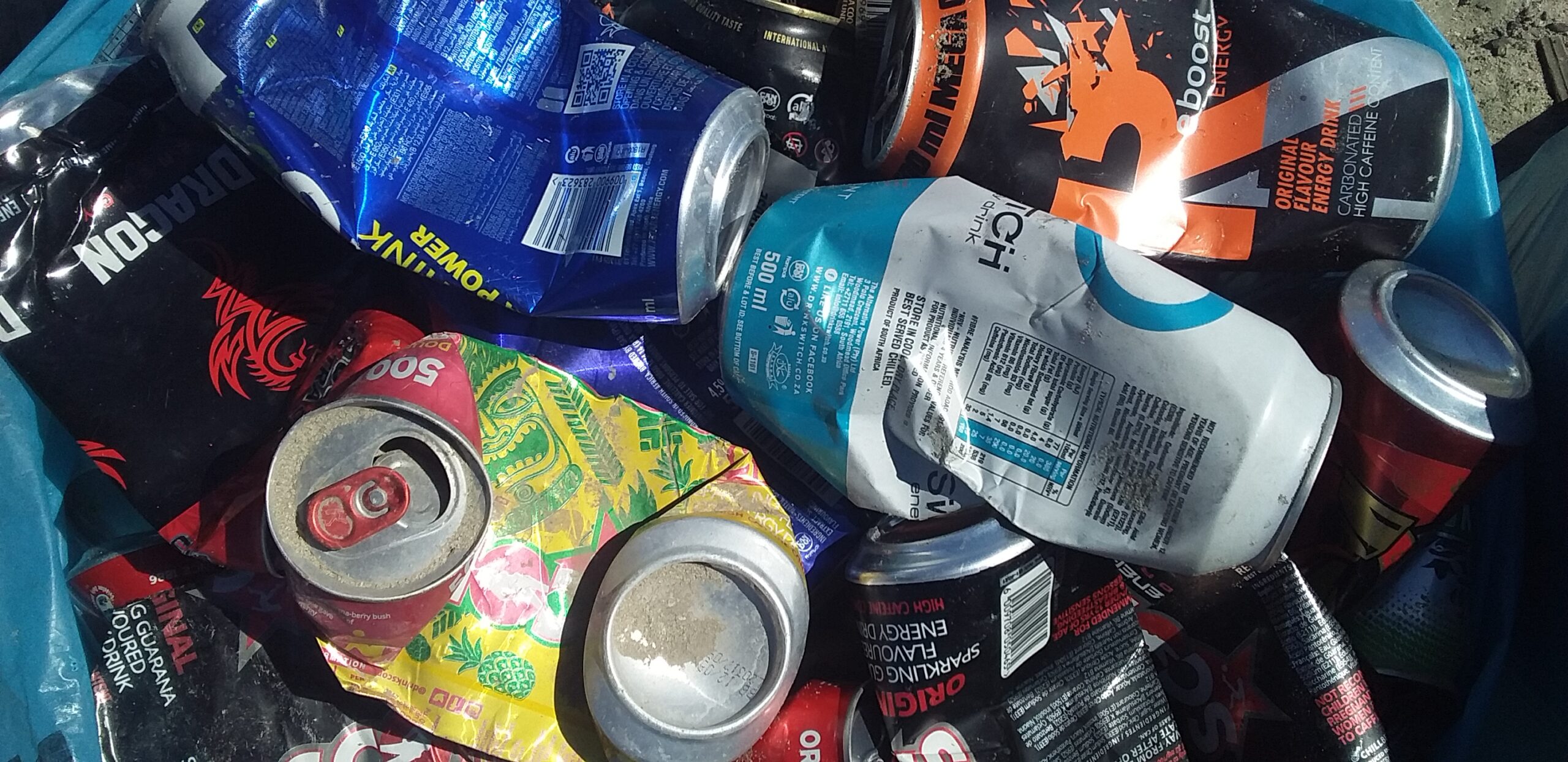 Aluminium cans Greengrid Workspace